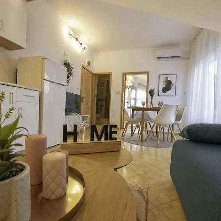Hotell Deluxe Slăntjev Brjag